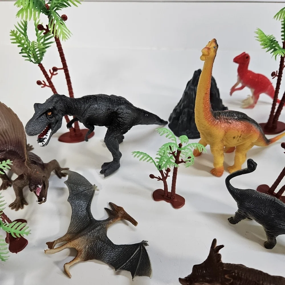 Dinosaur Figures Playset Velociraptor Brontosaurus Triceratops Trees Volcano